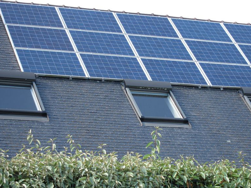 Distributed photovoltaic power generation system