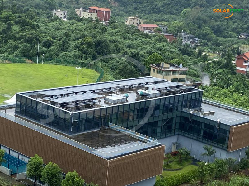 태풍 '독수리'의 영향에도 불구하고 SolFirsTech의 옥상 태양광 프로젝트는 여전히 건재합니다.
