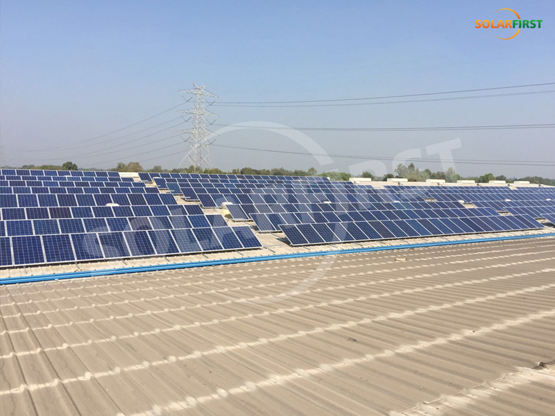 인도의 15MW 조절식 루프 브래킷
