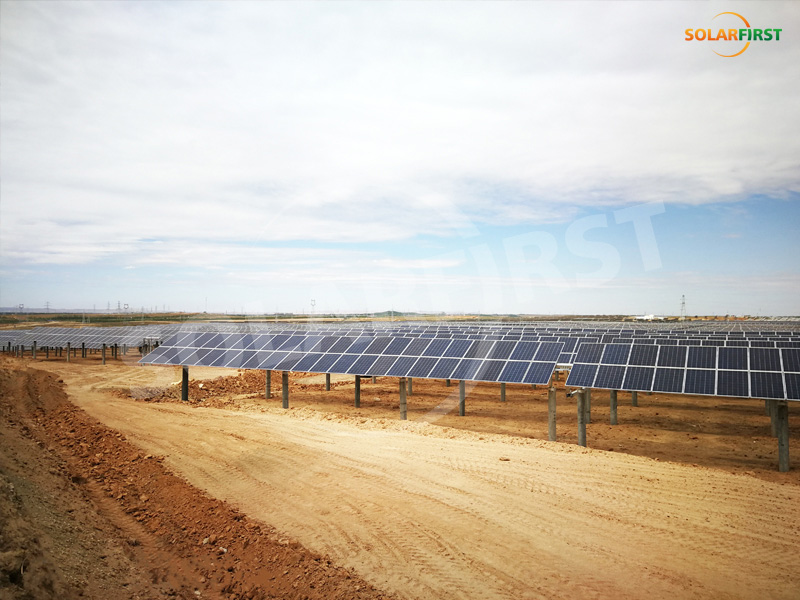 간쑤성 28MW 평면 단일축 추적 프로젝트